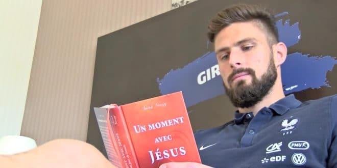  “Um momento com Jesus”, atacante da seleção da França revela segredo do seu bom humor.