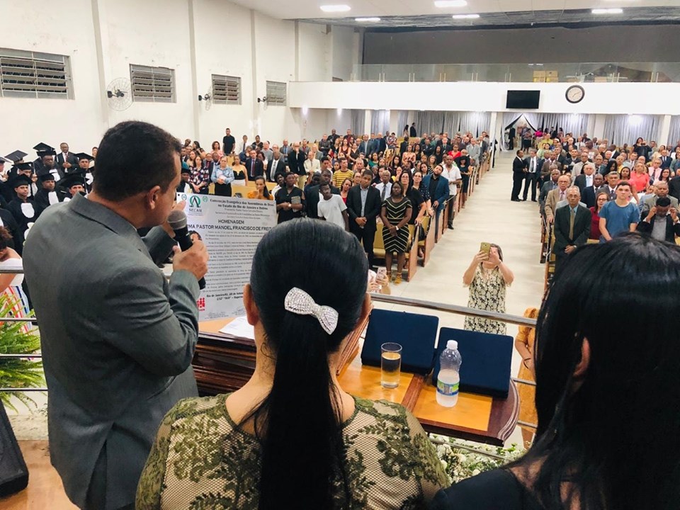  Pastor Manoel de Freitas recebe homenagem da SECAM durante AGO da Ceader em Itaperuna