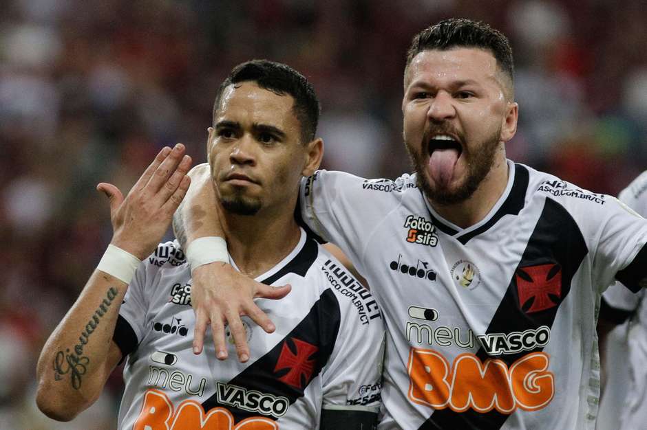  Vasco empata com o Flamengo e adia sonho do título antecipado dos rubro-negros.