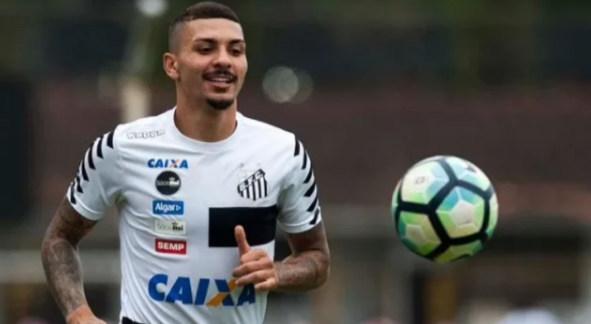  Recuperado da covid-19, Alison treina e reforça o Santos na final da Libertadores