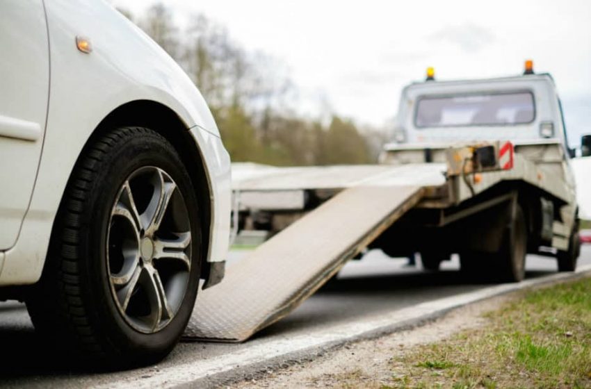  Projeto de Sóstenes proíbe reboque de veículo na presença do motorista