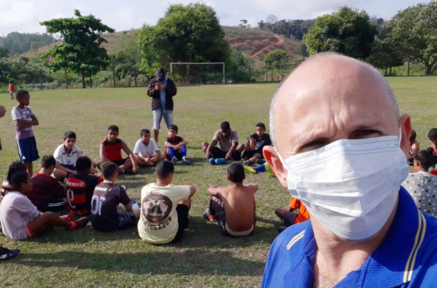  “Futebol com Cristo” com Jogada Evangelística,  pastor  leva a palavra de Deus e qualidade de vida através do esporte.