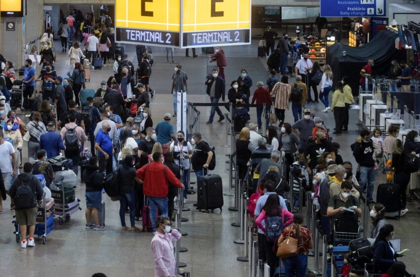  Anvisa aprova volta do uso de máscaras em aviões e aeroportos