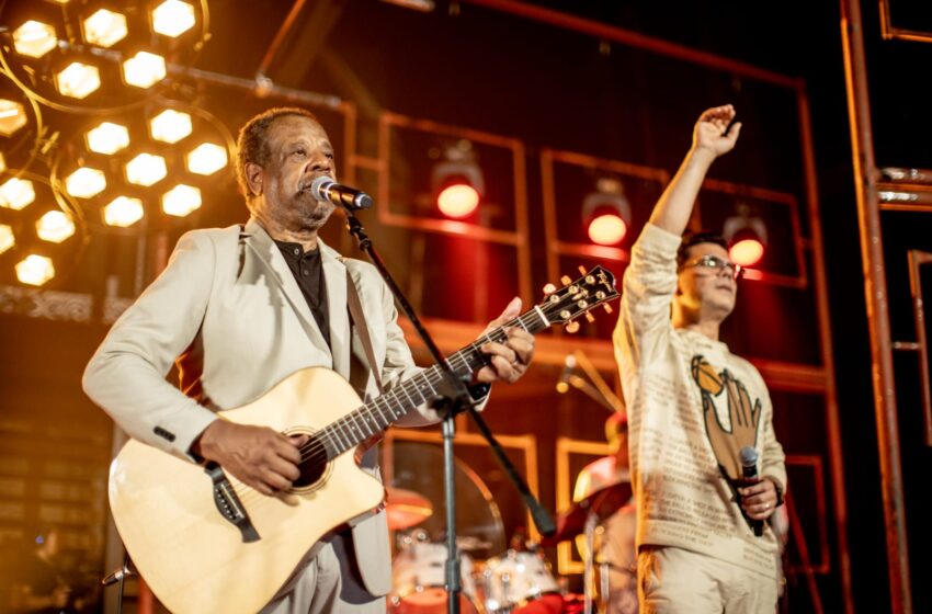  Adhemar de Campos e Paulo César Baruk em “Amigo de Deus”, canção do projeto “70 Anos de Adhemar de Campos”