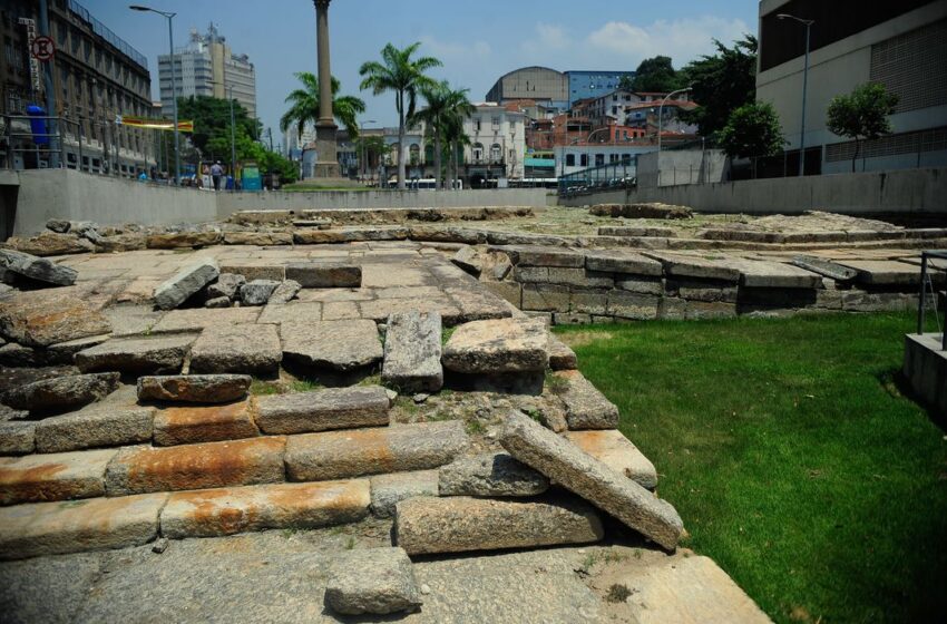  Arqueóloga carioca é premiada por descoberta do Cais do Valongo