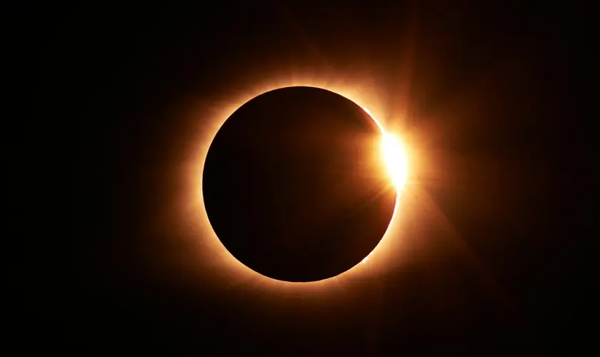  “É um momento profético” Especialistas falam sobre sinais bíblicos do eclipse solar