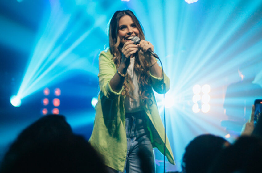  Revelação do Programa Raul Gil, Amanda Loyola lança a canção “Eu Quero Ver Sua Face”