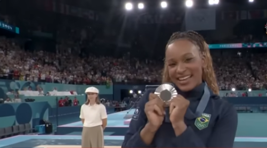  Rebeca Andrade é prata no individual geral na ginástica em Paris